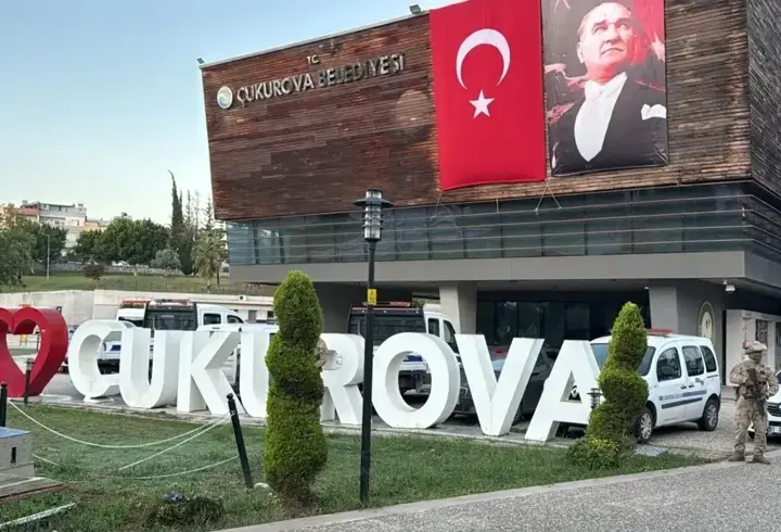 Adana Çukurova Belediyesi Operasyon Son Dakika: Çukurova Belediye Başkanı Kim, Gözaltına Mı Alındı? Çukurova Belediyesi Hangi Partiden?