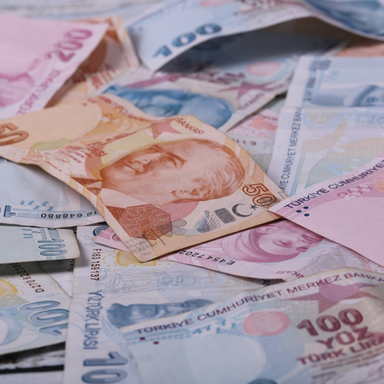 En düşük emekli maaşına seyyanen zam var mı?