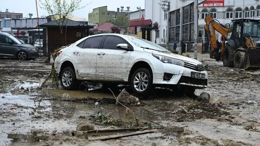 Osmaniye'de selden etkilenen alanlarda temizlik ve hasar tespiti başlatıldı