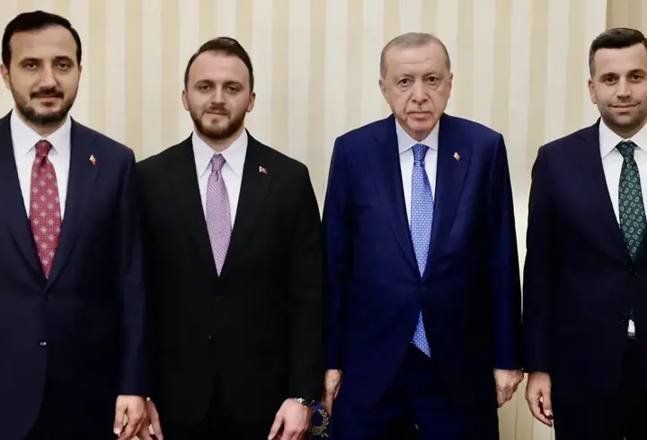 Cumhurbaşkanı Erdoğan, Üsküdar Ve Ataşehir Belediye Başkan Vekillerini Kabul Etti