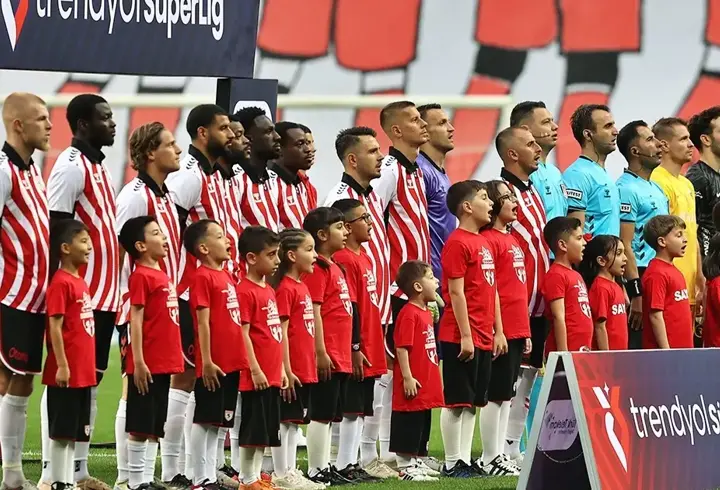 Samsunspor, son dakikada üçüncülüğü Beşiktaş’tan geri aldı