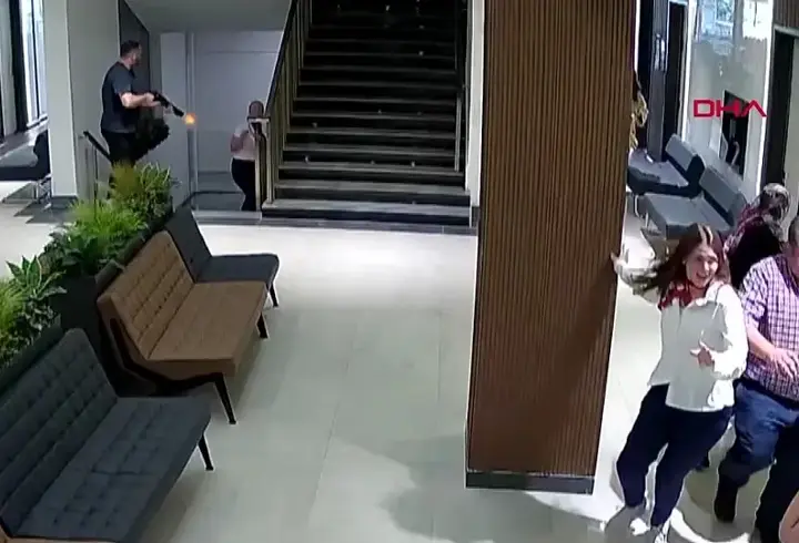 Aynı gün uzaklaştırma kararı çıkmış: Boşandığı eşi tarafından ofisinde öldürüldü