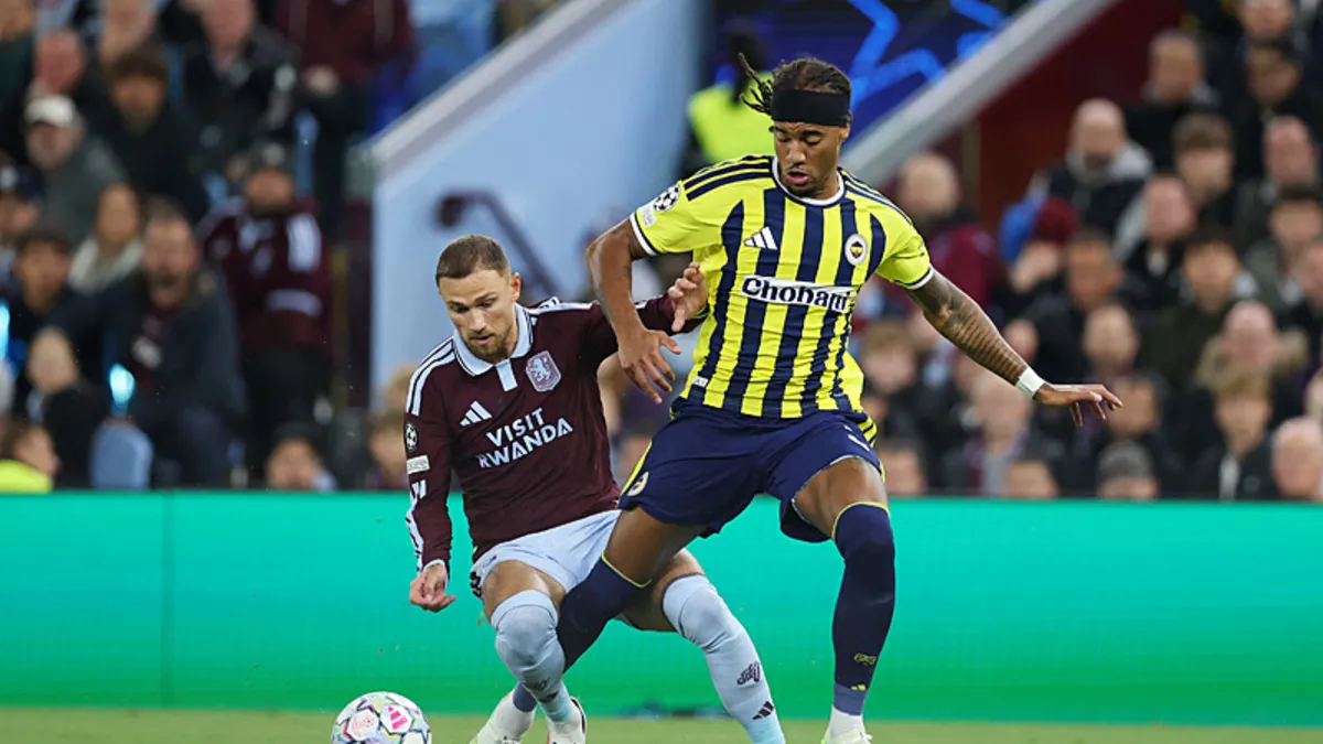 Fenerbahçe penaltı bekledi! İşte Archie Brown'un yerde kaldığı pozisyon