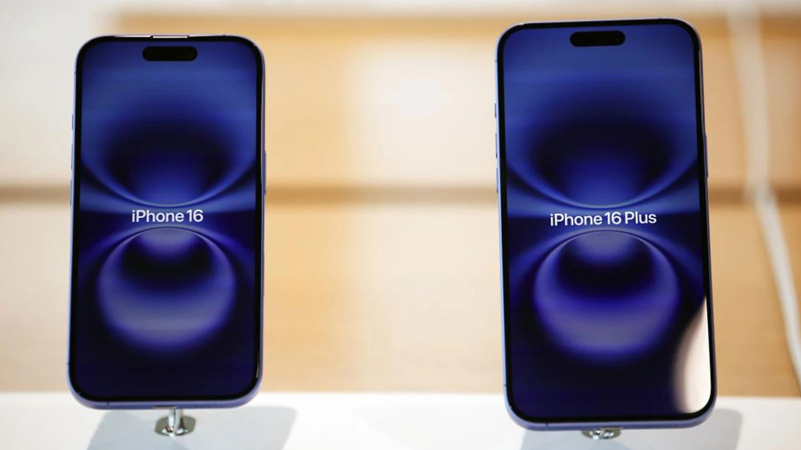 Apple, vergilerden kaçmak için Hindistan'dan ABD'ye yaklaşık 1,5 milyon adet iPhone getirdi