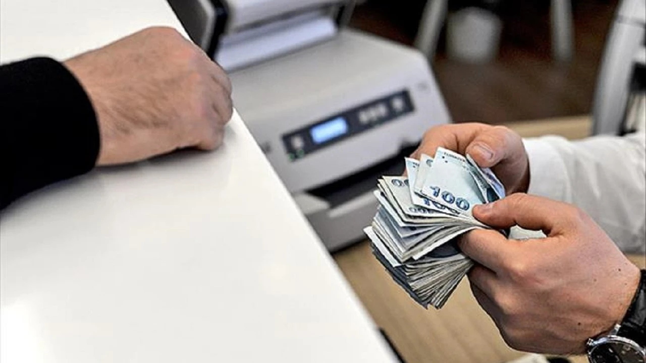 İhtiyaç kredisi çekecekler dikkat! 100 bin TL'nin geri ödemesi ne kadar oldu?