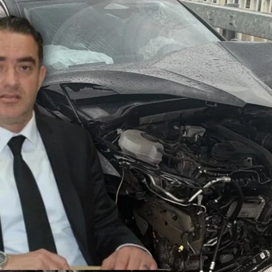 Koçarlı Belediye Başkanı Özgür Arıcı Trafik Kazası Geçirdi: Makam Aracı Bariyerlere Çarptı
