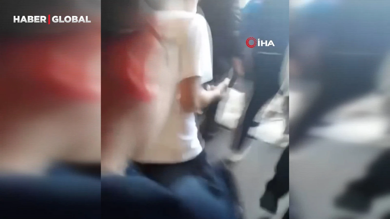 Ayasofya’da depreme yakalananlar kendilerini panikle dışarı attı
