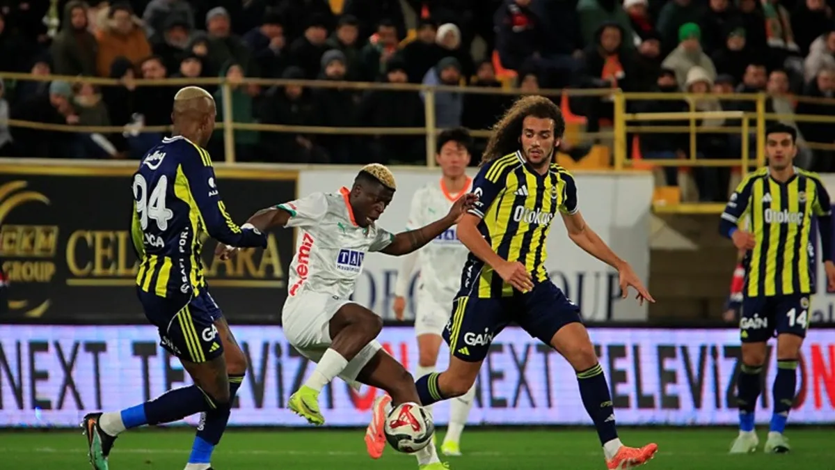 Fenerbahçe'den çifte transfer operasyonu! Görüşme ortaya çıktı