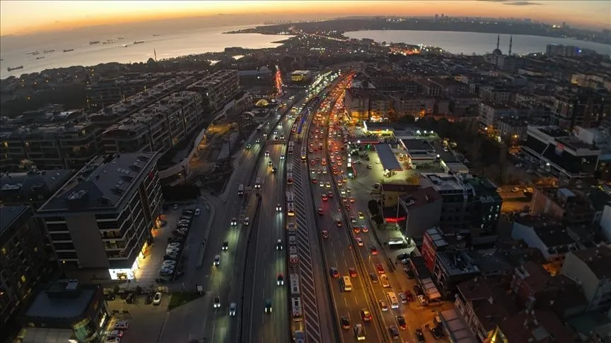 İstanbul'da akşam saatlerinde trafik yoğunluğu yüzde 89'a çıktı