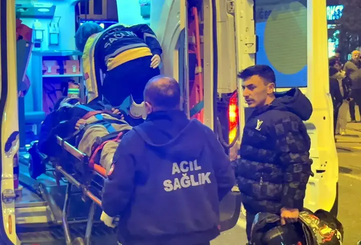 Otomobil motosikletle çarpıştı; 2 yaralı