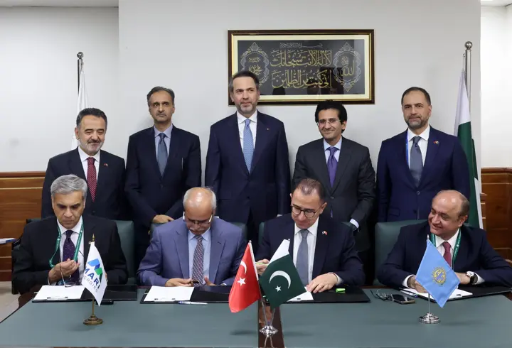 Bakan Bayraktar Pakistan’da: Stratejik enerji ortaklığını derinleştirecek
