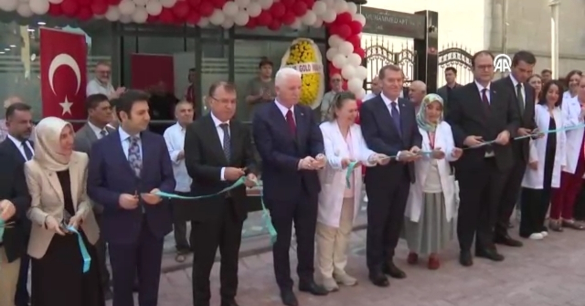 İstanbul Valisi Gül, "Aile Sağlığı Merkezi" açtı