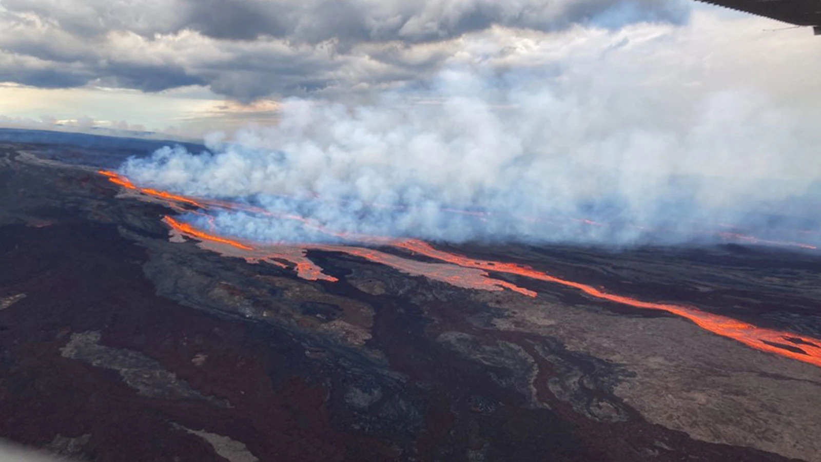 Bugün ve yarın tehlike var: Kilauea Yanardağı yeniden lav püskürtüyor