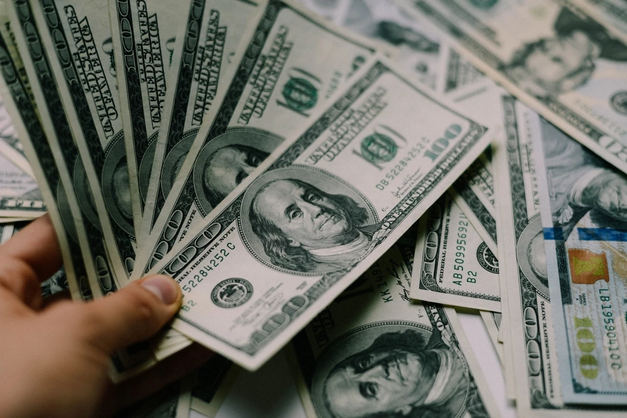 ABD'li banka Morgan Stanley, dolarda yüzde 9 düşüş beklediğini açıkladı
