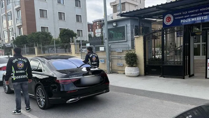 İstanbul'da usulsüz çakar kullanılan aracın geçiş üstünlüğü hakkı iptal edildi