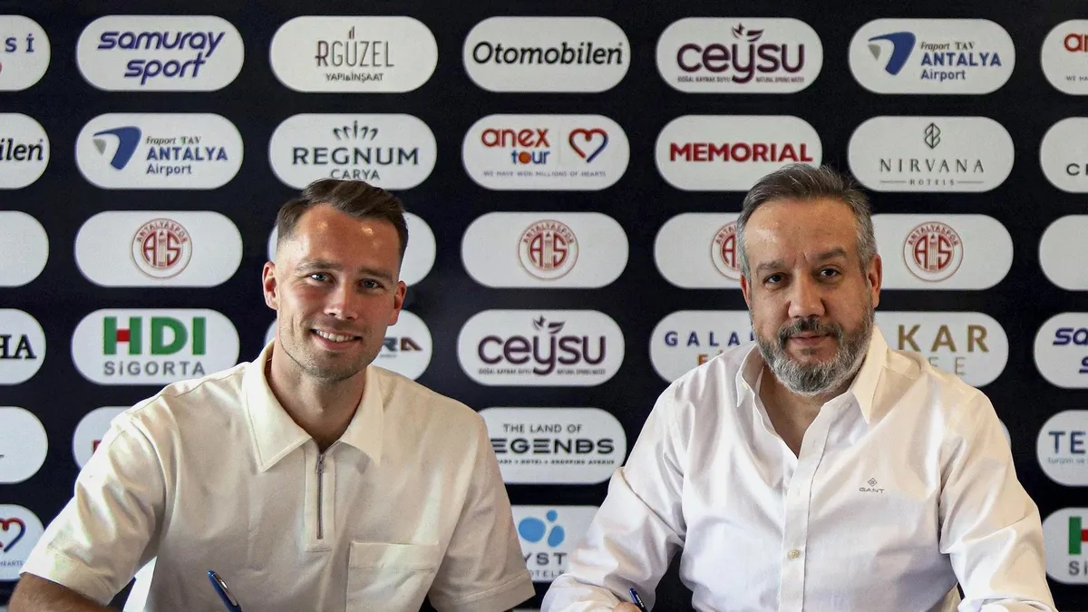 Onvo Antalyaspor Van de Streek ile sözleşme uzattı!