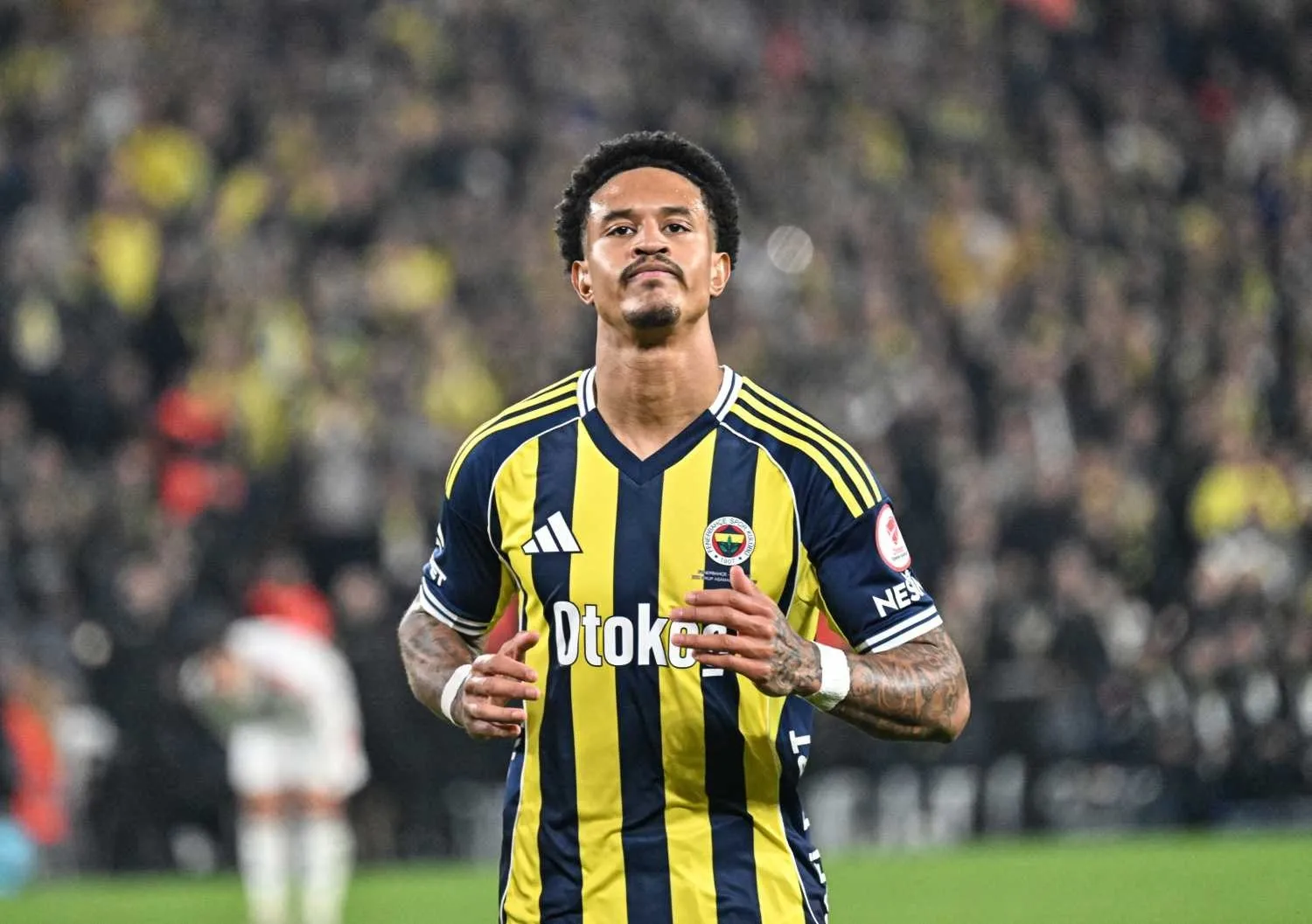 Roma'nın Fenerbahçe'ye yaptığı teklifi duyurdular! Jayden Oosterwolde için önerilen rakam...