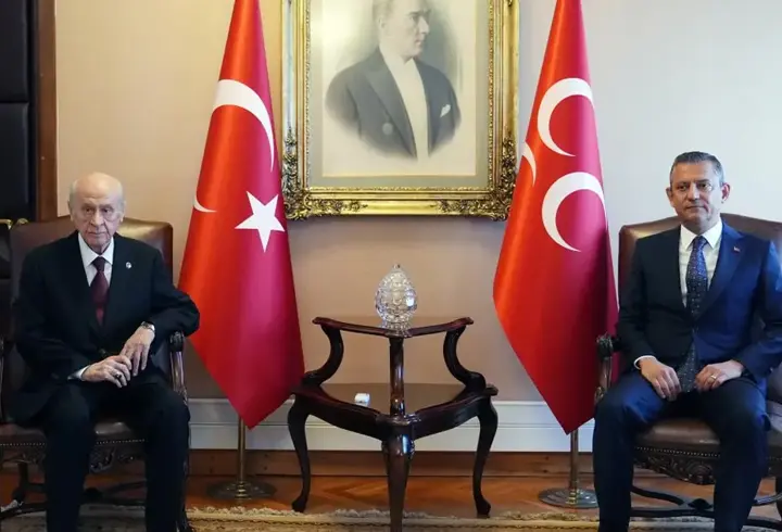 SON DAKİKA HABERİ: CHP Genel Başkanı Özel, MHP Lideri Bahçeli ile görüştü