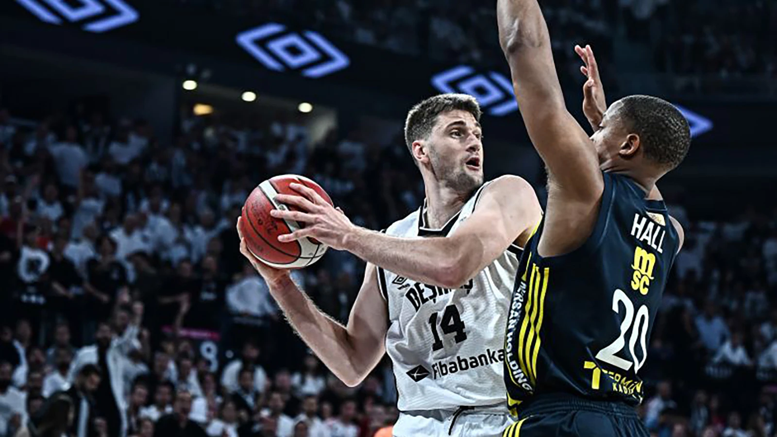 Potadaki derbide Beşiktaş, Fenerbahçe'yi mağlup etti