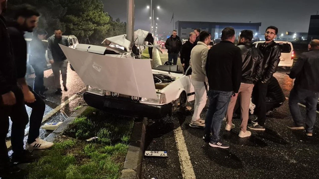 Tekirdağ’da korkunç kaza: Fiat Tofaş ortadan ikiye ayrıldı