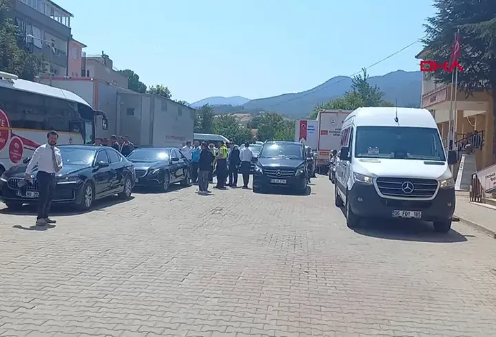 Balıkesir sallanmaya devam ediyor: Peş peşe yeni deprem haberleri