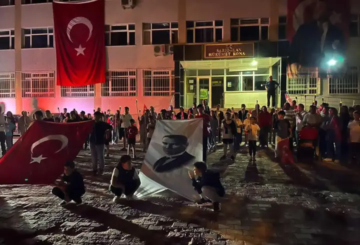 Sarıoğlan’da "Fener Alayı Yürüyüşü" düzenlendi