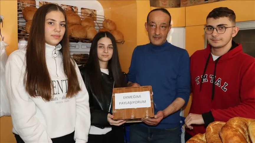 Amasya'da öğrenciler "zimem defteri" geleneğini yaşattı