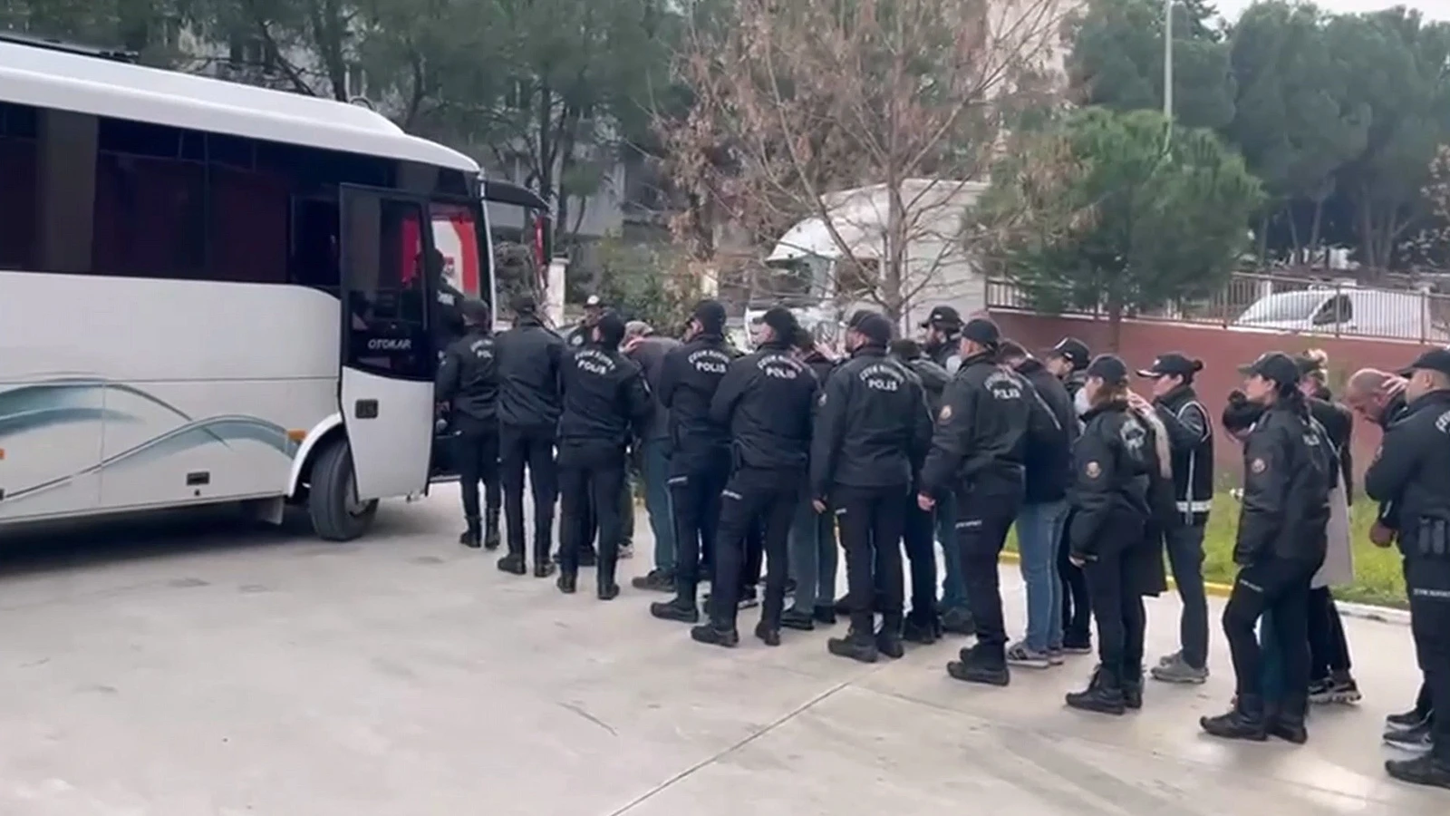 Manisa’da suç örgütüne darbe: 15 şüpheli gözaltında