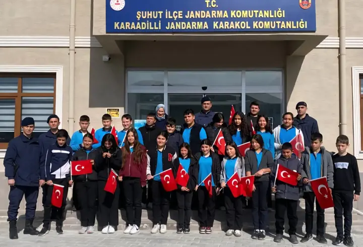 Öğrencilerden jandarma karakoluna ziyaret