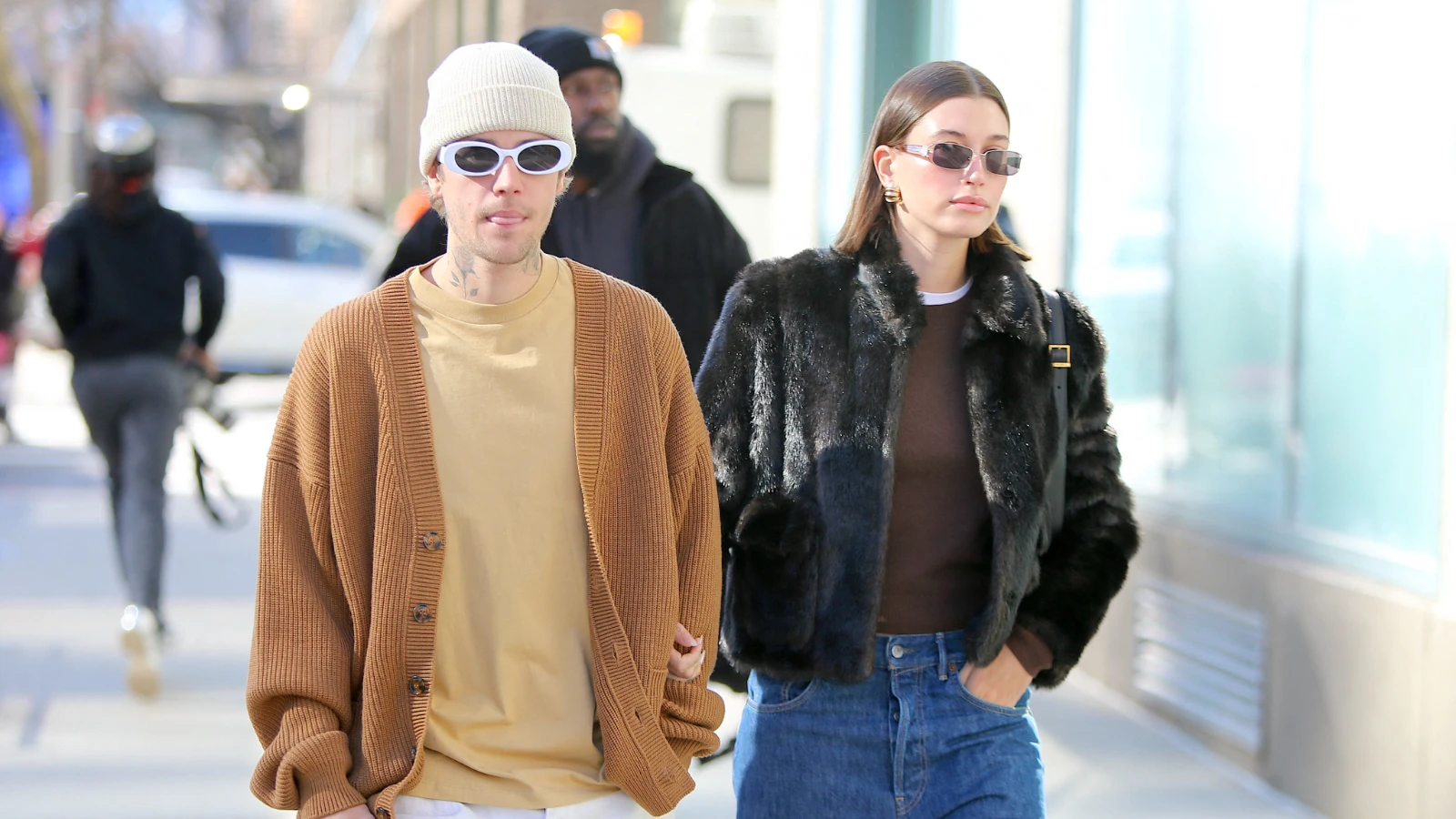 Justin Bieber yeni albümüyle dönüyor: Swag