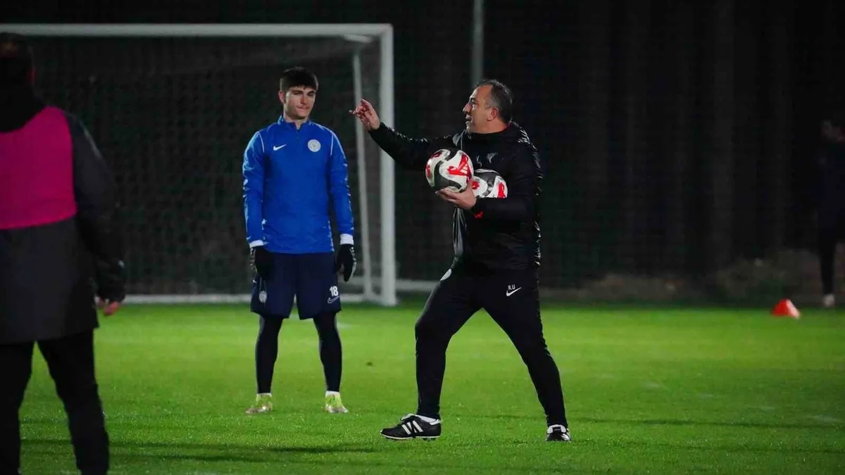 Çaykur Rizespor'un kamp mesaisi devam ediyor!