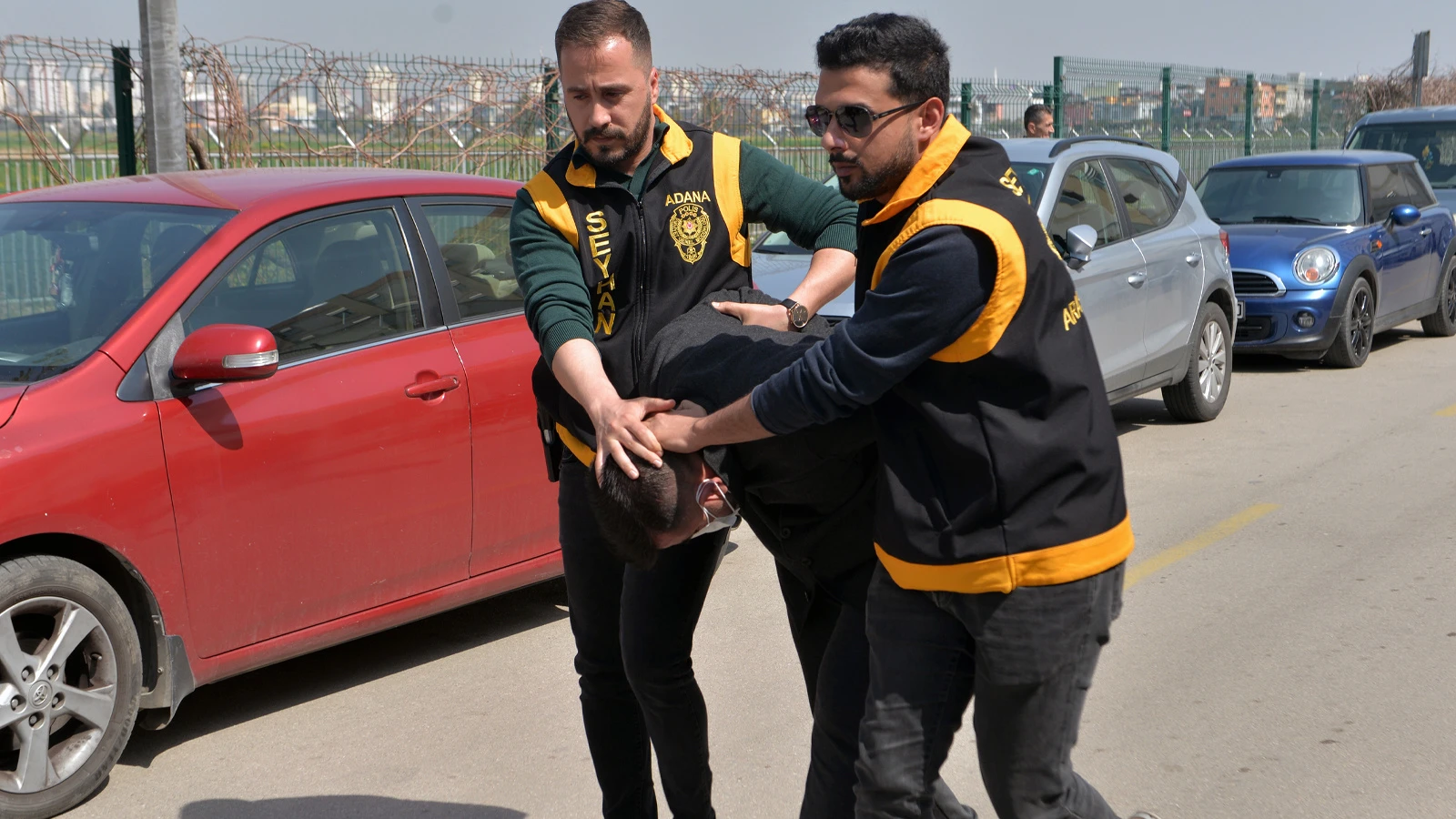 Mersin'de Ayşe öğretmeni tehdit eden eski sevgilisi Adana'da yakalandı
