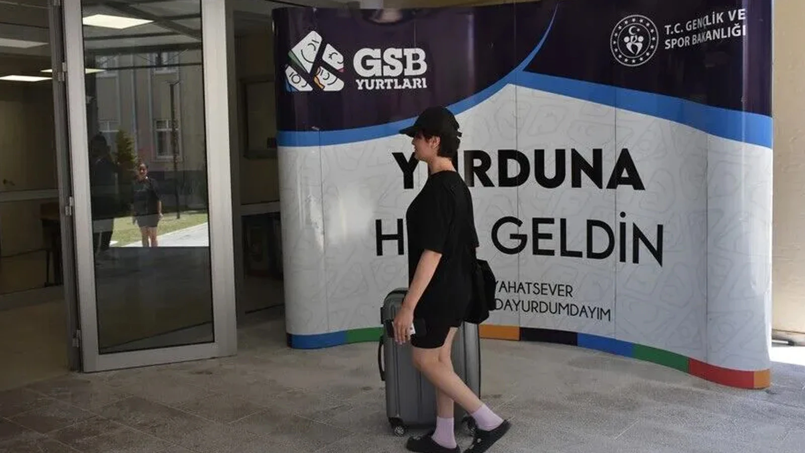 Bakan Bak duyurdu: GSB yurt başvuruları başladı