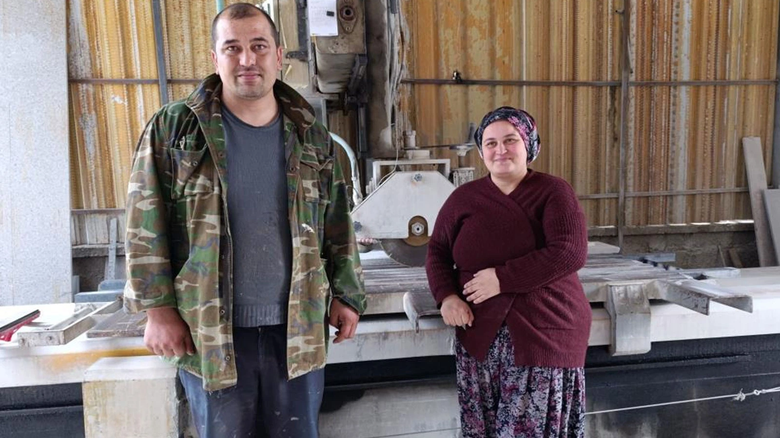 Sanal alemde başlayan aşk, mermer atölyesinde omuz omuza hayat mücadelesine dönüştü