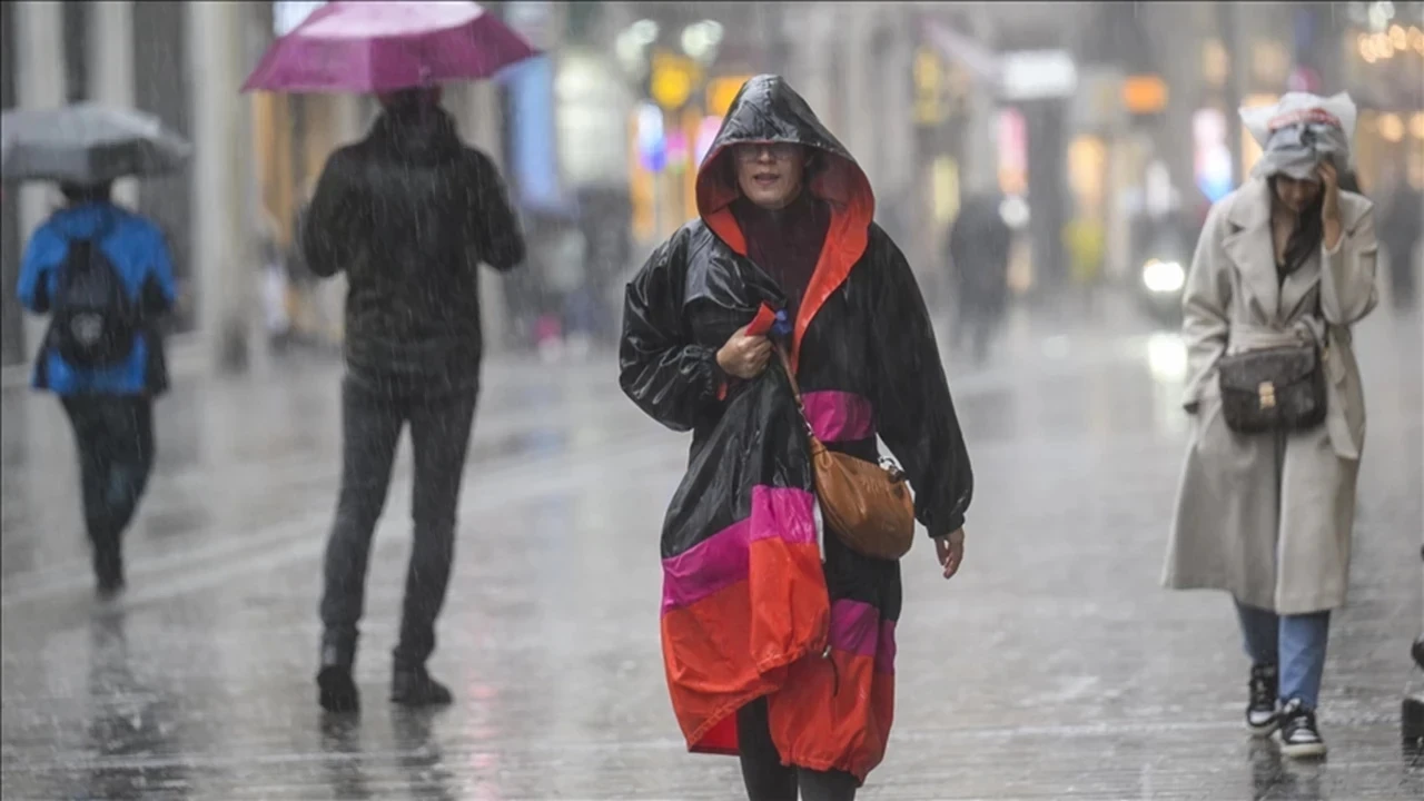 Meteoroloji'den 3 bölgeye sel ve sağanak uyarısı
