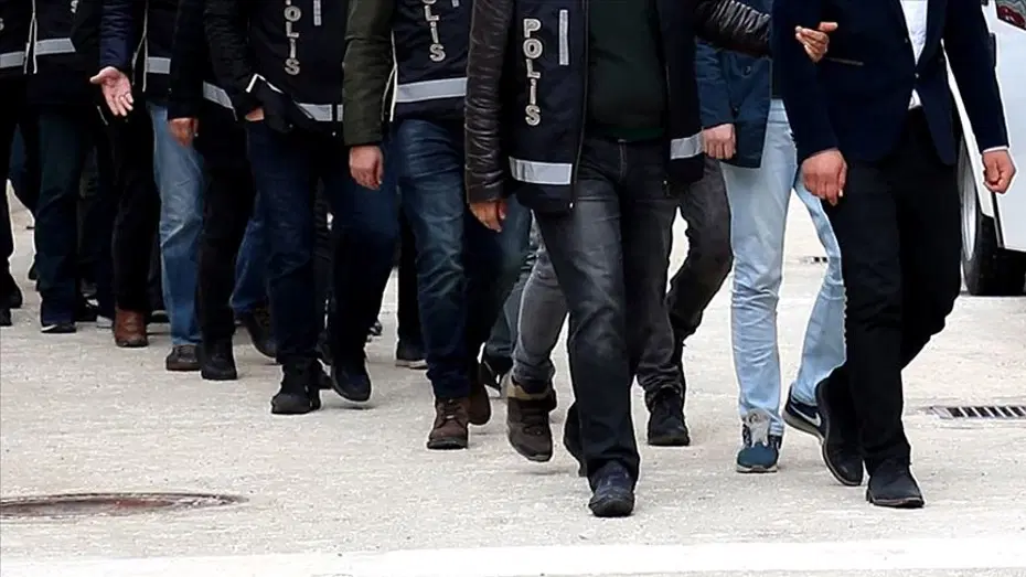 Ankara merkezli 8 ilde FETÖ operasyonu. 19 gözaltı kararı