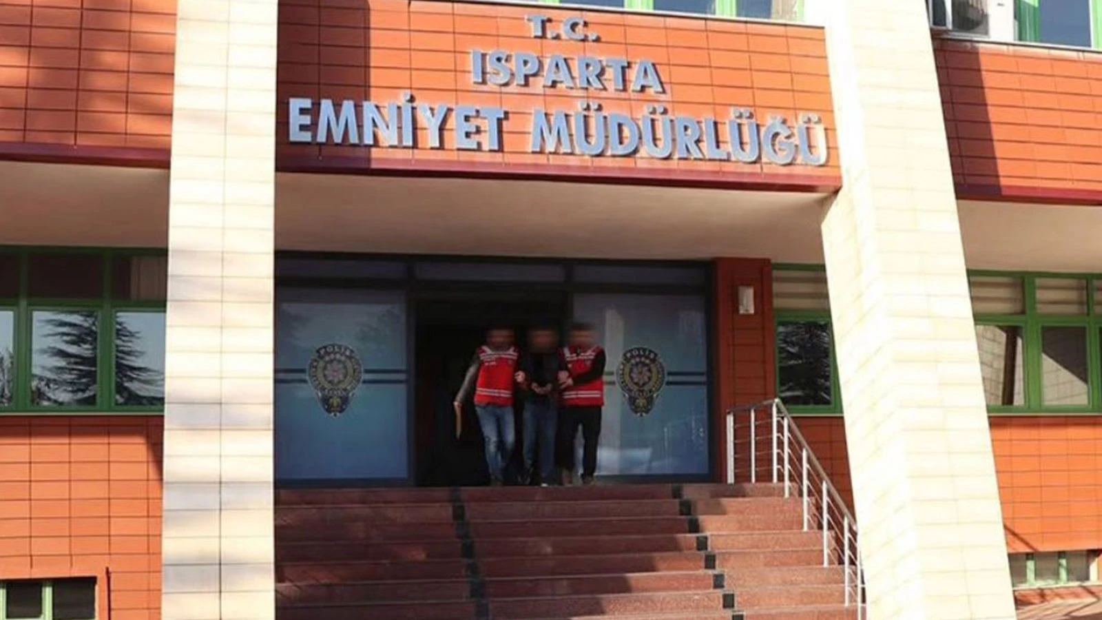 Ağabeyini vurup kaçan kardeş yakalanarak gözaltına alındı