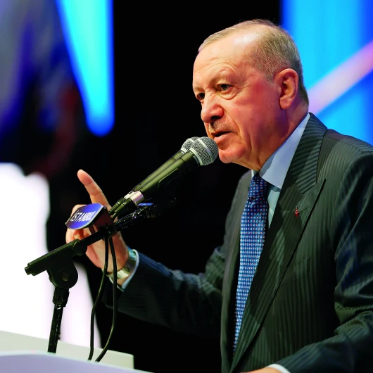 Tekno-Oligarklar Tüm Dünyayı Hedef Alıyor