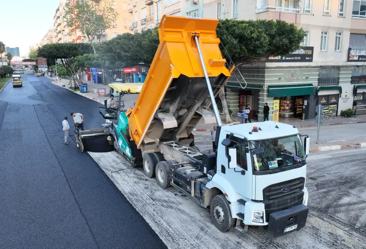 100. Yıl Bulvarı'nda 5. etap asfalt çalışması tamamlandı