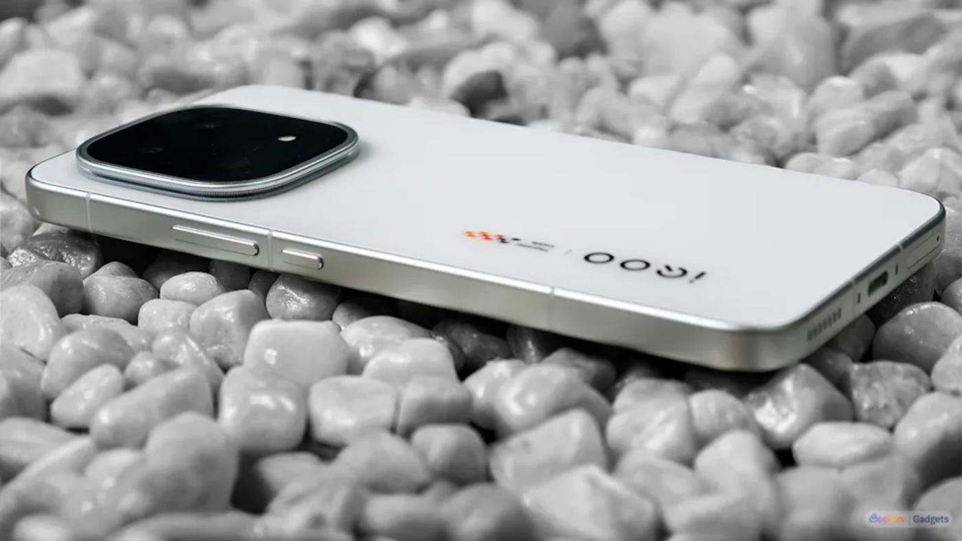 7.600 mAh pil kapasiteli iQOO 15R tanıtıldı: İşte özellikleri