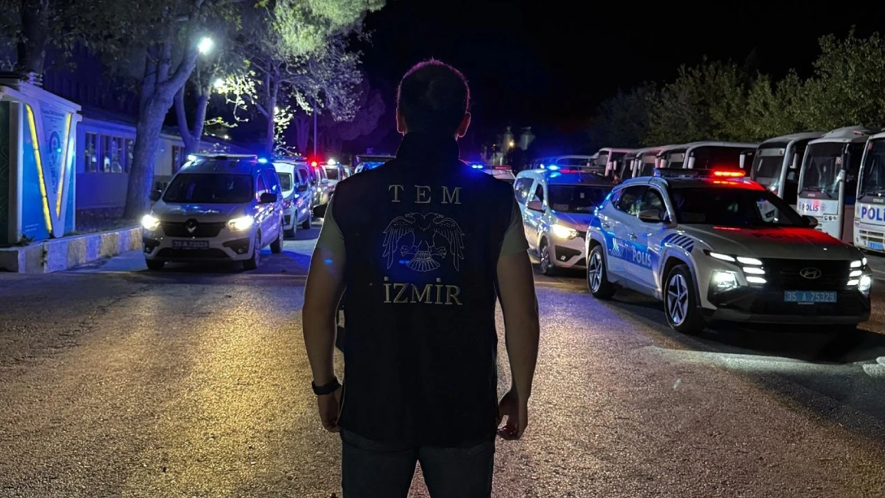 İzmir merkezli FETÖ operasyonunda 231 gözaltı