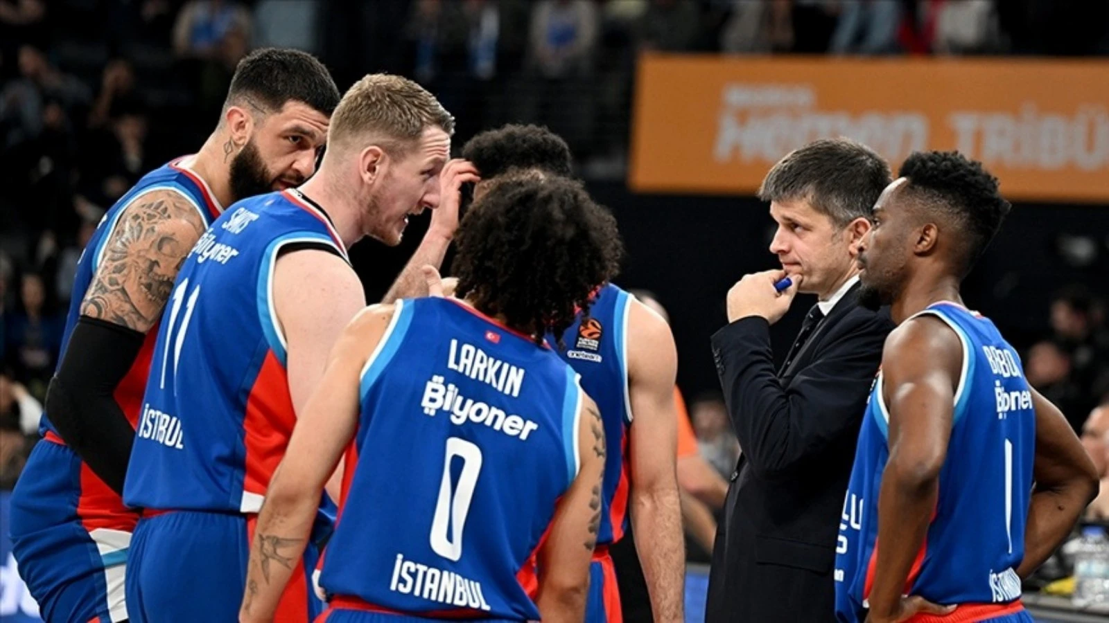 Anadolu Efes, Partizan'ı deplasmanda farklı mağlup etti