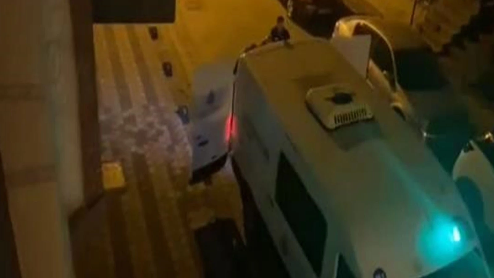 Sultangazi'de tartıştığı babasını boğazını keserek öldürdü