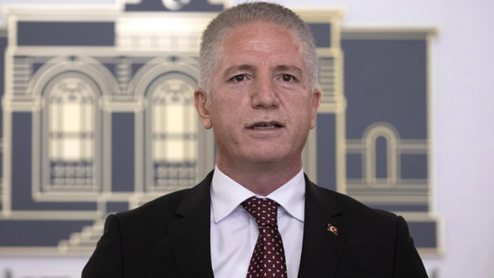 İstanbul Valisi Gül'den "sahte epilepsi nöbetiyle dilencilik" uyarısı