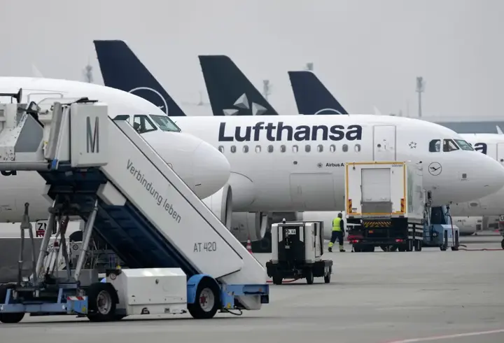 Almanya’da yüzlerce uçuş iptal: Pilotlardan sonra kabin ekibi de grevde