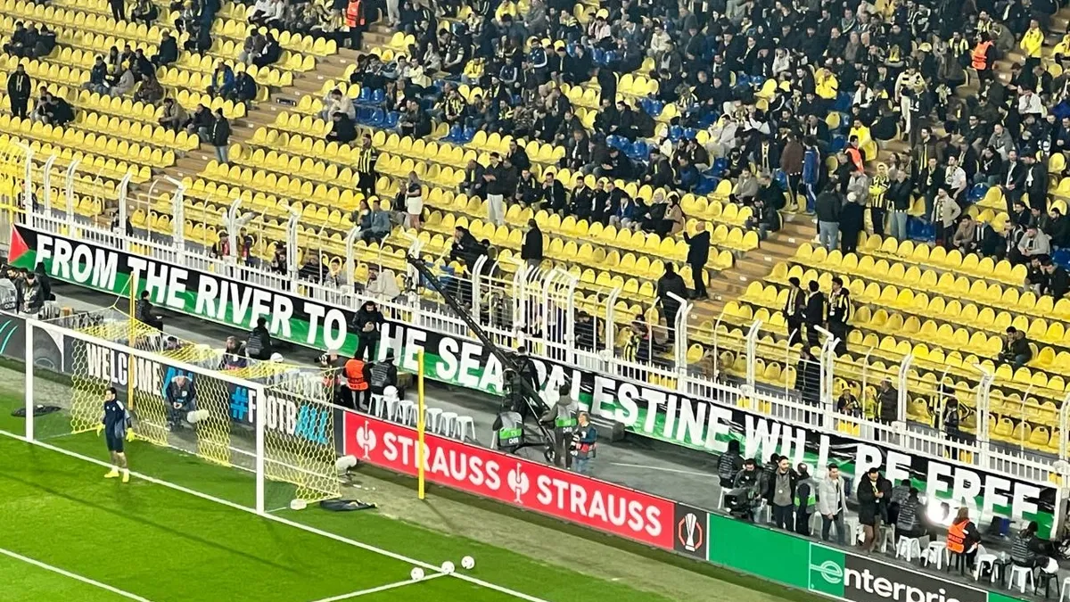 Fenerbahçe tribünleri Filistin'i unutmadı!