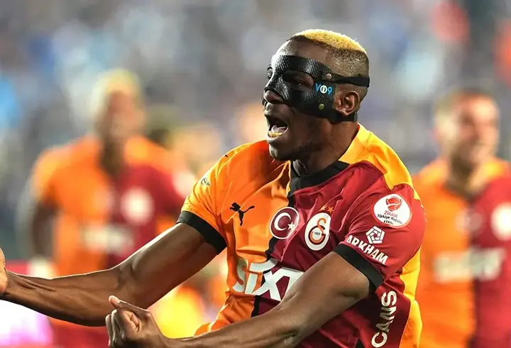 Victor Osimhen, Galatasaray’da kalacak mı? Açıklama geldi