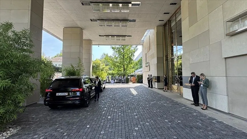 İran ile Avrupa ülkeleri arasındaki üst düzey katılımlı toplantı Cenevre'de başladı