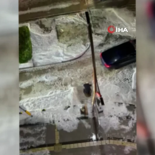 Bayburt'ta Dolu Ve Sağanak Etkili Oldu: Cadde Ve Sokaklarda Su Birikintileri Oluştu