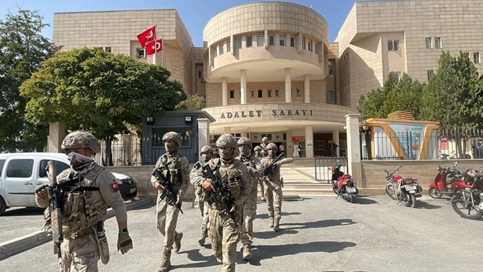 Askere gitmek istemeyenlere sahte rapor: 11 kişi tutuklandı